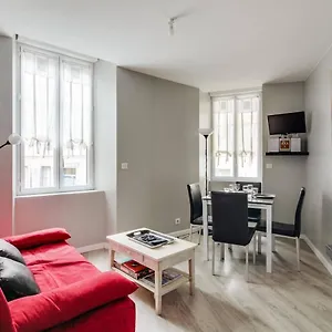 https://apartment-location-appartement-cauterets-2-pieces-4.midi-pyreneeshotels.com
