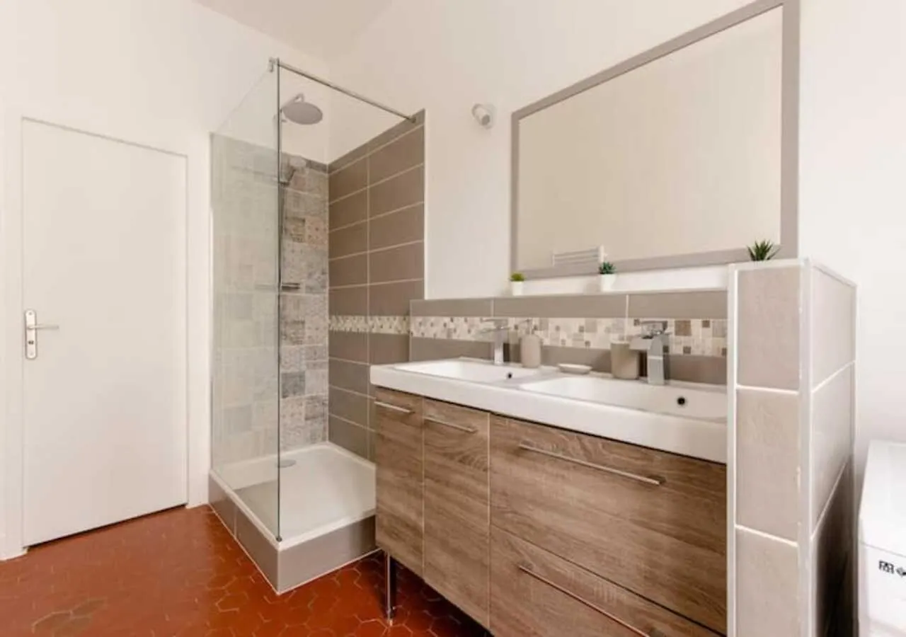 Homestay Charmantes Chambres Privees Dans Appartement Partage - Hypercentre Marseille Longchamp France